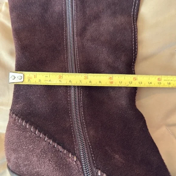 Aerosoles size 8.5 chocolate brown suede wedge boot - Picture 10 of 12